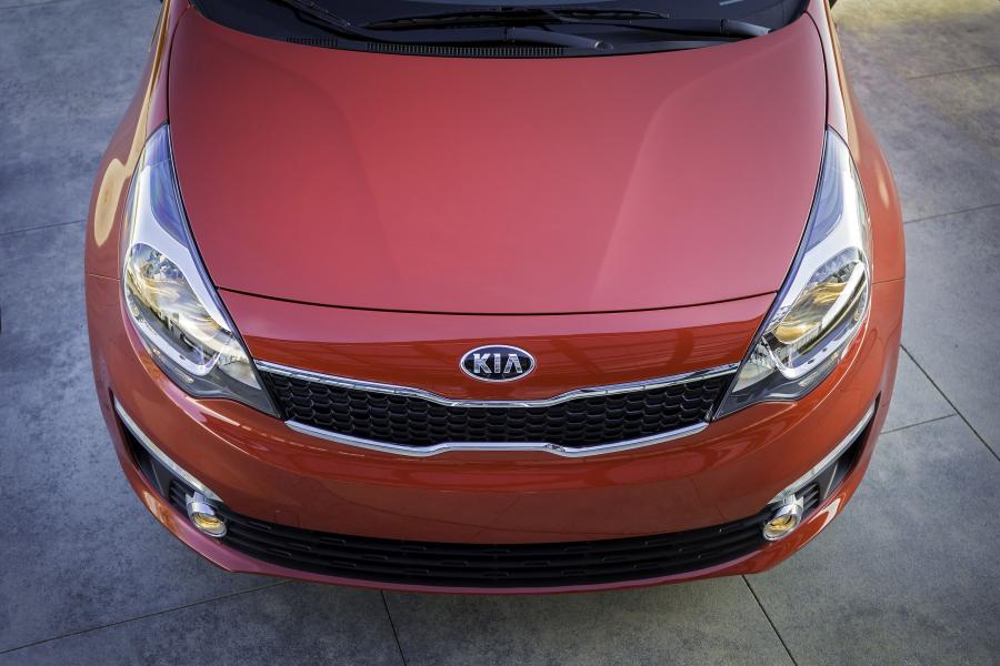  Kia Rio Sedan 2015 года  (US) (фото 14 из 27)